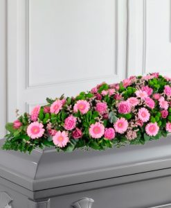 Dessus de cercueil "Rose Tendresse" – Fleurs de deuil Marseille Dessus de cercueil "Rose Tendresse" – Fleurs de deuil Marseille